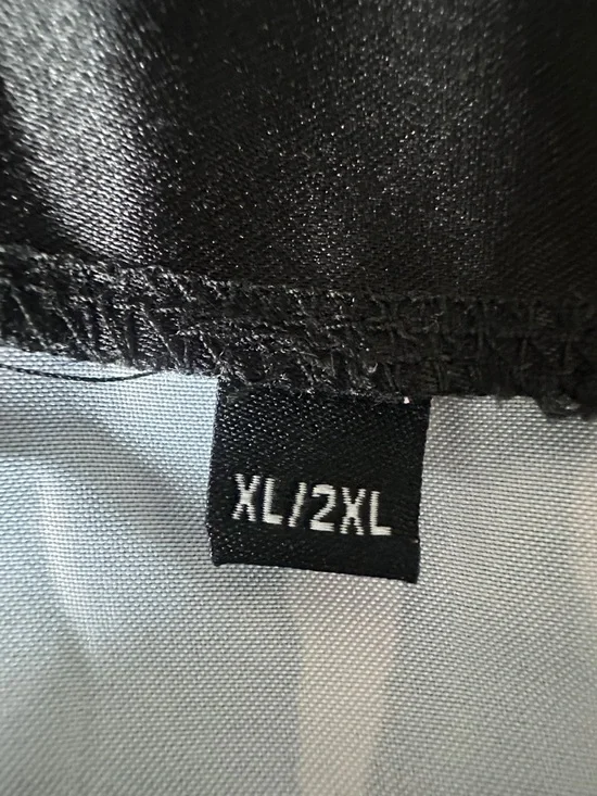 THE 'Jan was ROBED!' ROBE 
XL - 2XL: 40.16" long, 50.79" chest - Picture 4 of 7